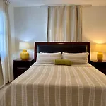 Private Rooms At Miami, Buena Vista With Parking