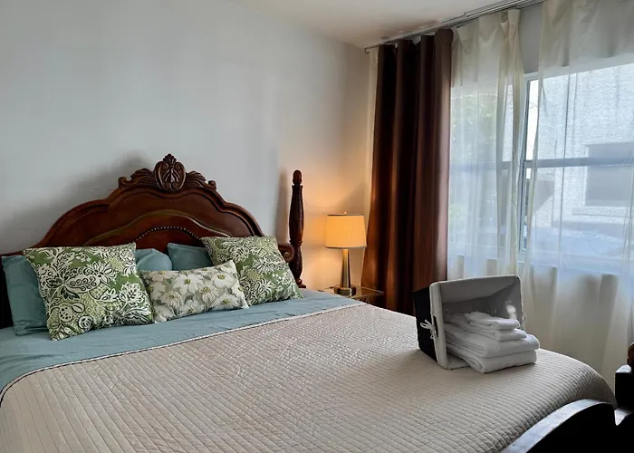 Private Rooms At Miami, Buena Vista With Parking