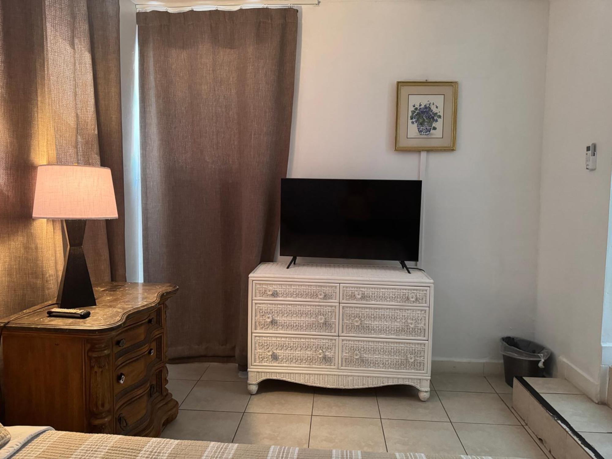 Private At Miami, Buena Vista With Parking Alloggio in famiglia Miami