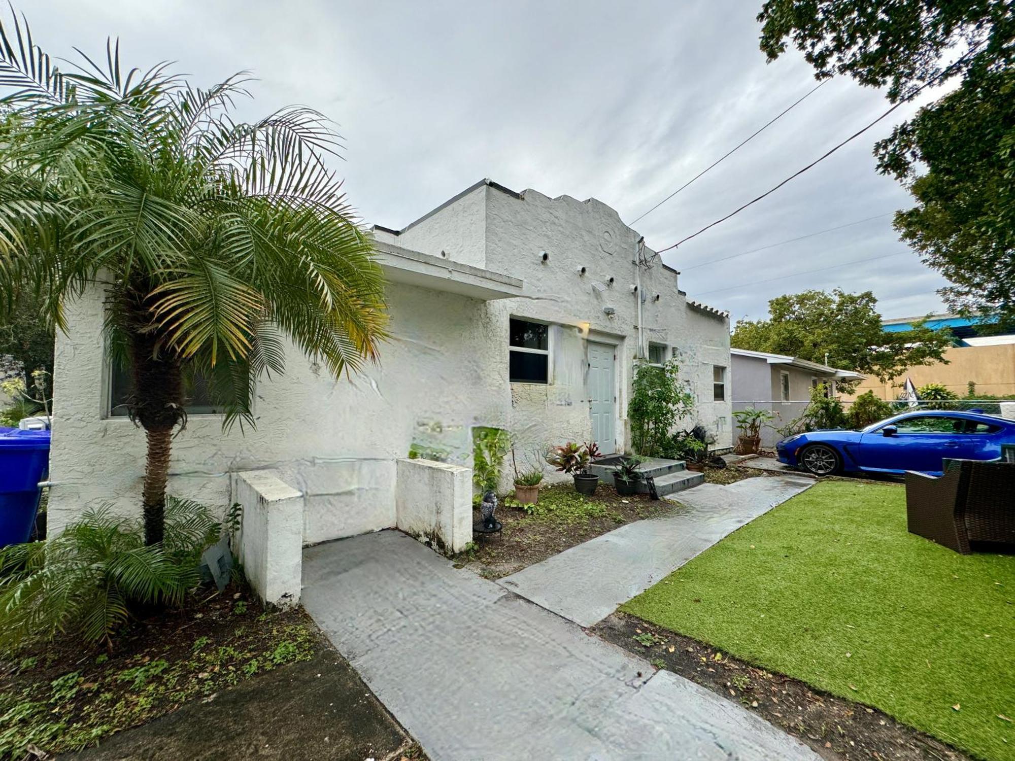 Private At Miami, Buena Vista With Parking *